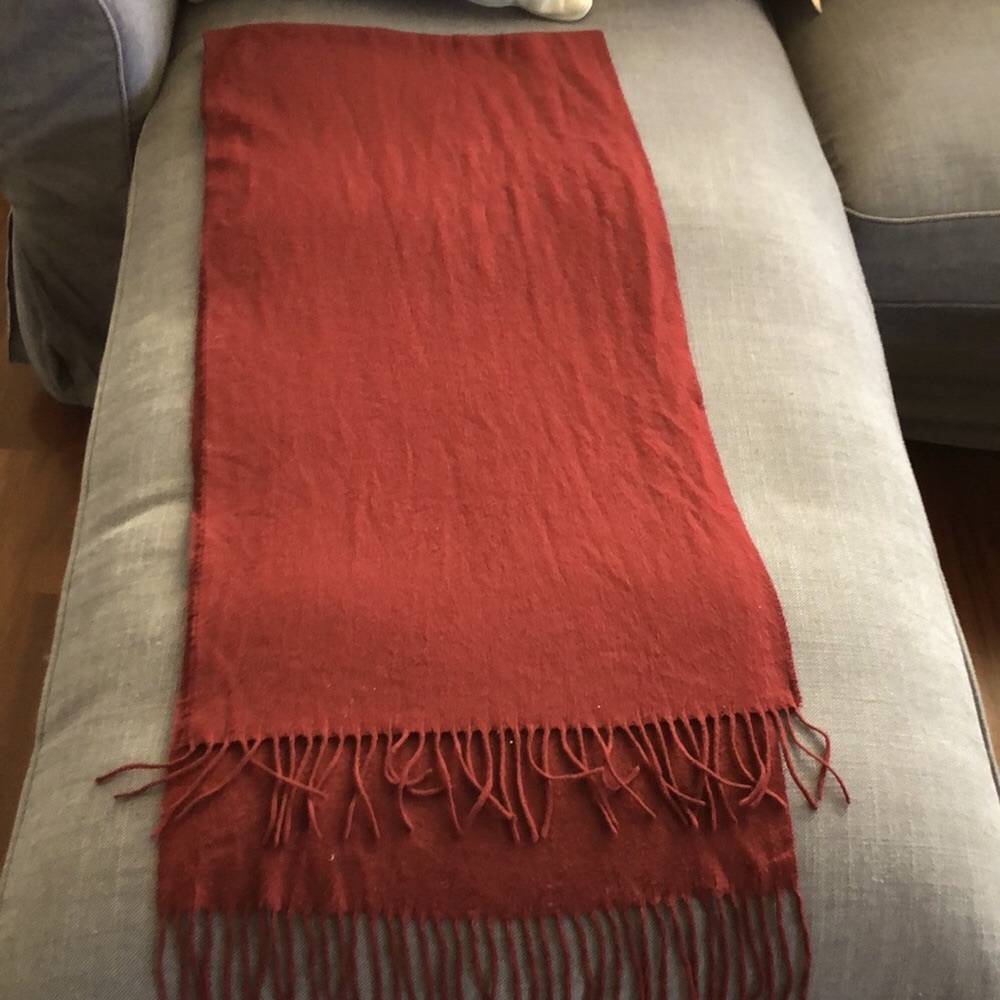 Burgundy flannel scarf - Picture 2 of 3